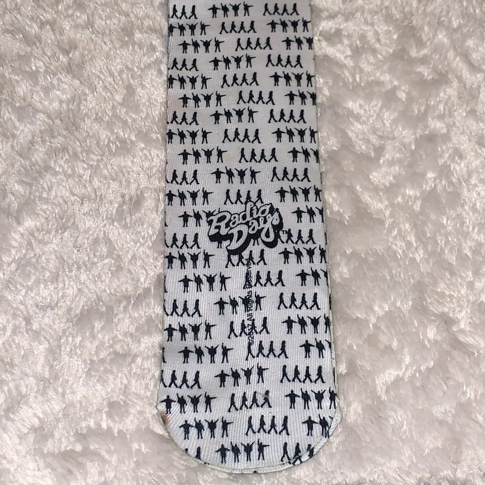 🎁NWT Mens Radio Days Lime The Beatles band Crew socks- Size:10-13 Fits Size 6-12 - Picture 9 of 9